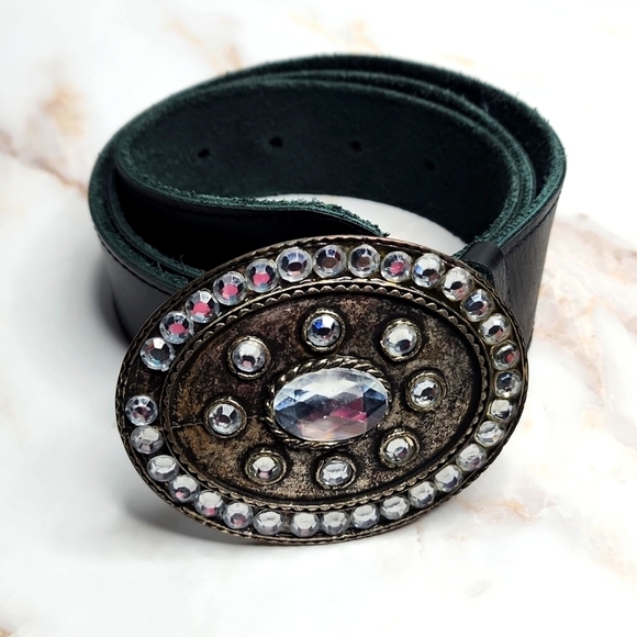 Leather belt buckle with rhinestones